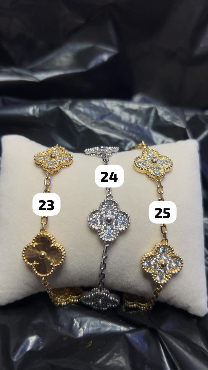 Lavish Bling Flower Bracelet (1 Bracelet)
